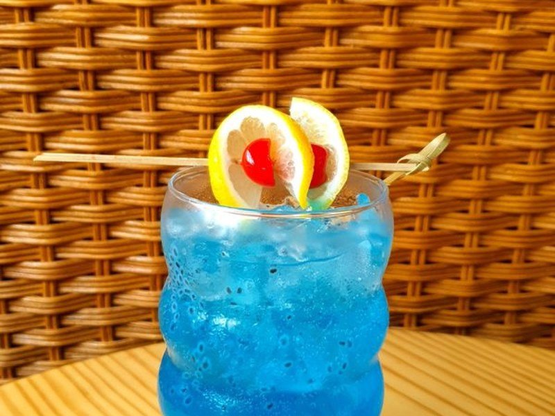 Arkadia Blue'z